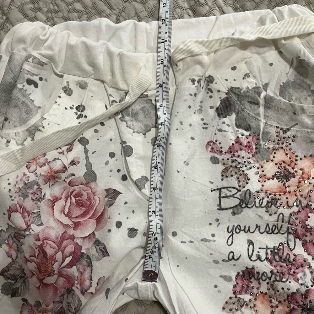ANGELA MARA WHITE FLORAL SHORTS - Picture 7 of 10